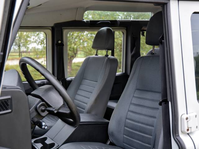 Land Rover Defender 110