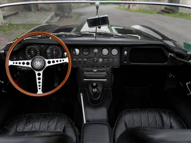 Jaguar E-Type 4.2