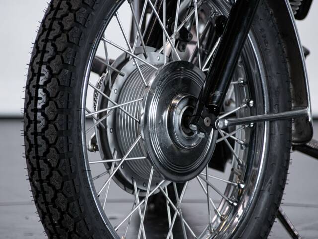 BSA B 44 Victor Grand Prix