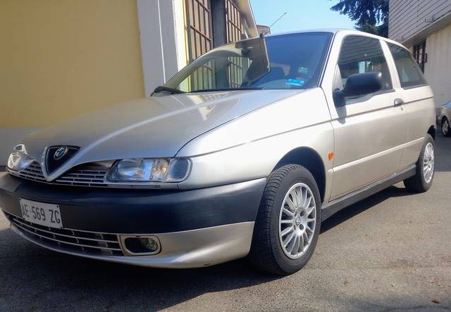 Bild 1/9 von Alfa Romeo 145 1.6 (1995)