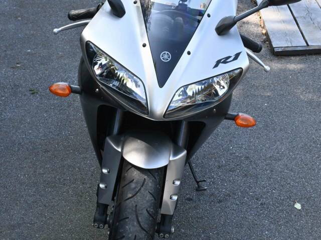 Yamaha YZF-R1
