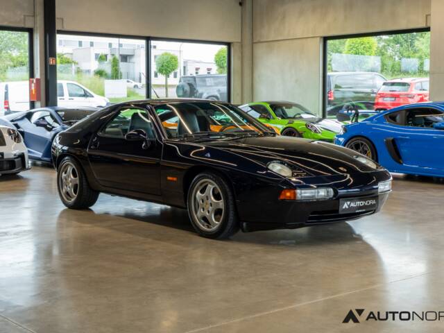 Porsche 928 GTS