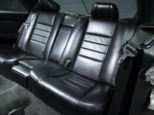 Mercedes-Benz 560 SEC