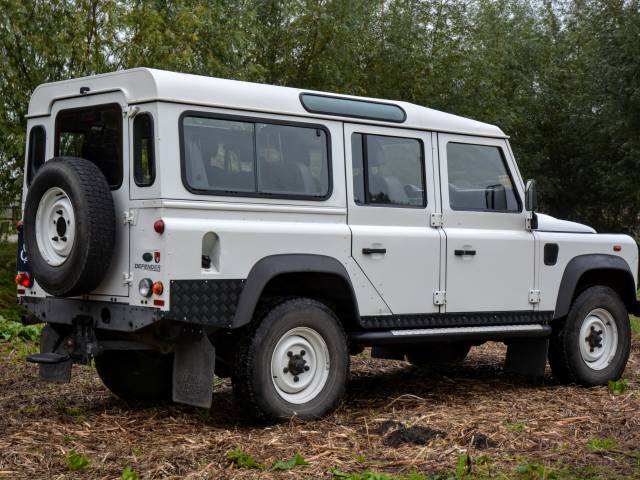 Land Rover Defender 110