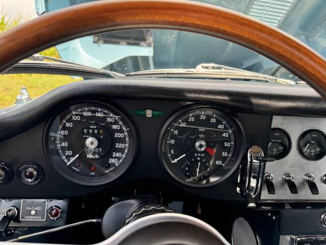 Jaguar E-Type 3.8 Flat Floor