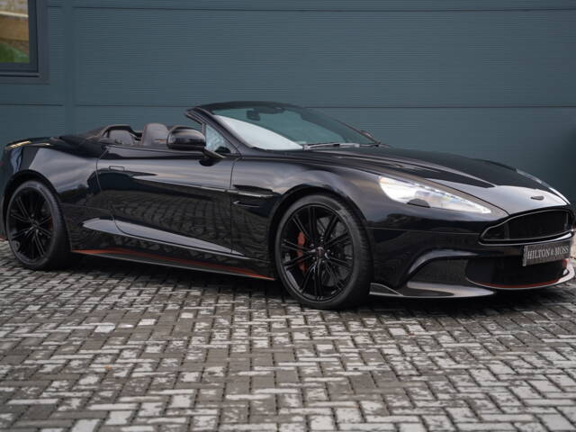 Immagine 1/50 di Aston Martin Vanquish S Volante (2018)