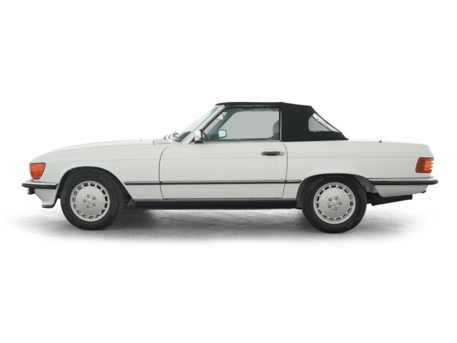 Mercedes-Benz 560 SL