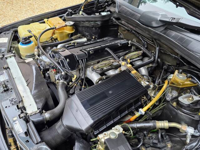 Mercedes-Benz 190 E 2.3-16