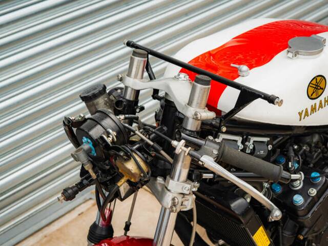 Yamaha TZ 750