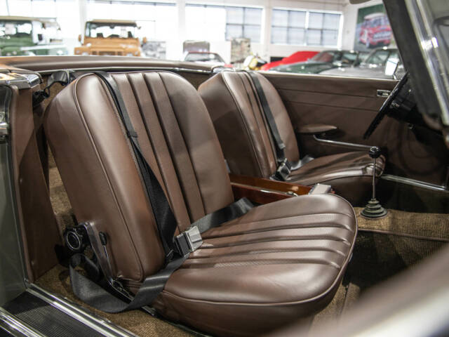 Mercedes-Benz 280 SL
