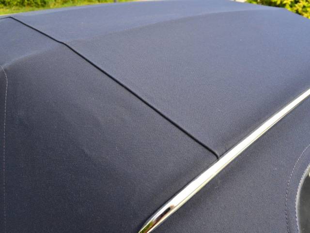 Mercedes-Benz 230 SL