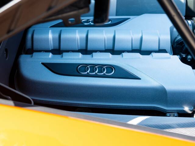 Audi R8 V10