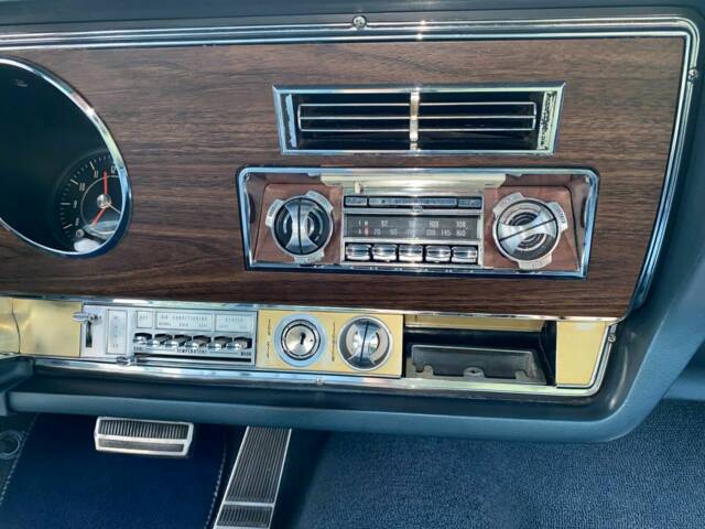 Oldsmobile Delta 88 Holiday Hardtop