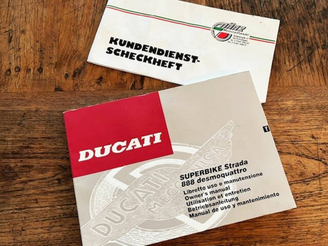 Ducati 888 Strada
