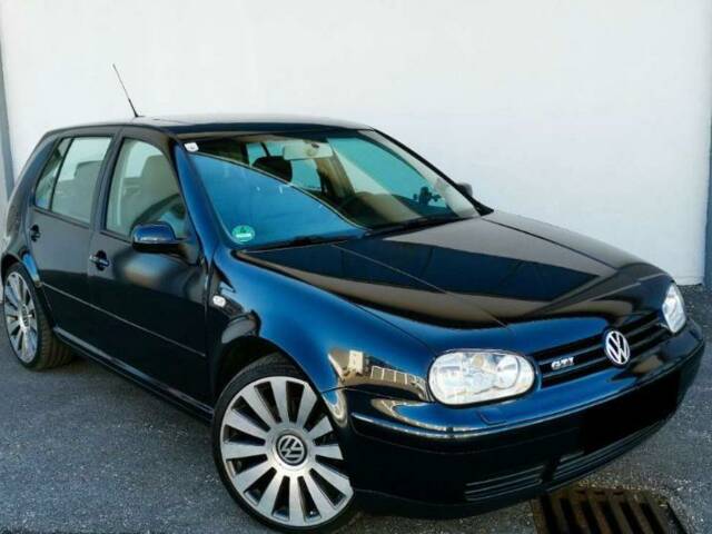 Imagen 1/8 de Volkswagen Golf IV 2.3 V5 (2001)
