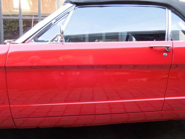 Ford Mustang 200
