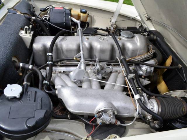 Mercedes-Benz 230 SL
