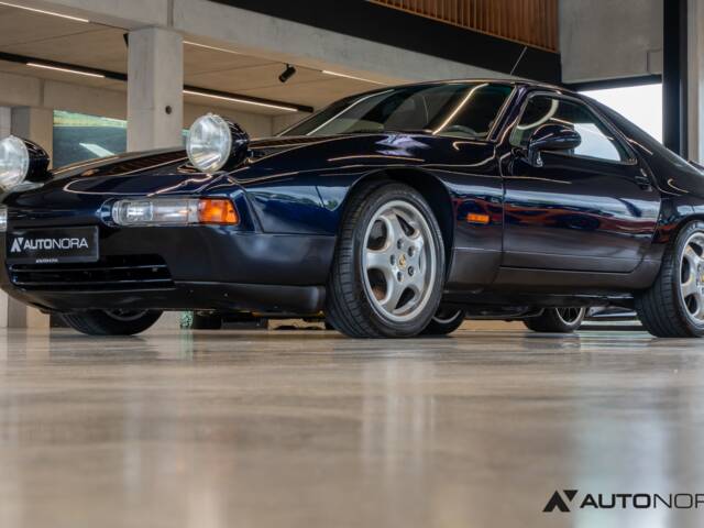 Porsche 928 GTS