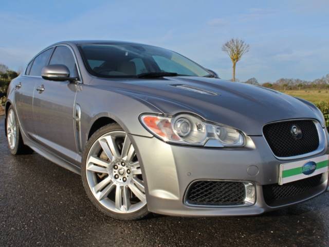 Image 1/23 of Jaguar XF R (2010)
