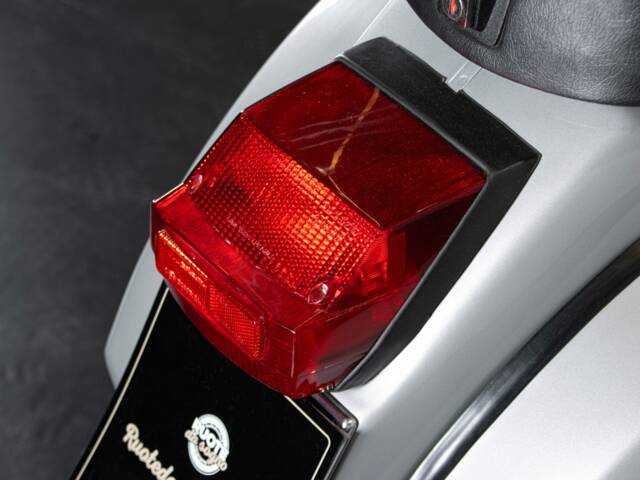 Piaggio Vespa P 200 E