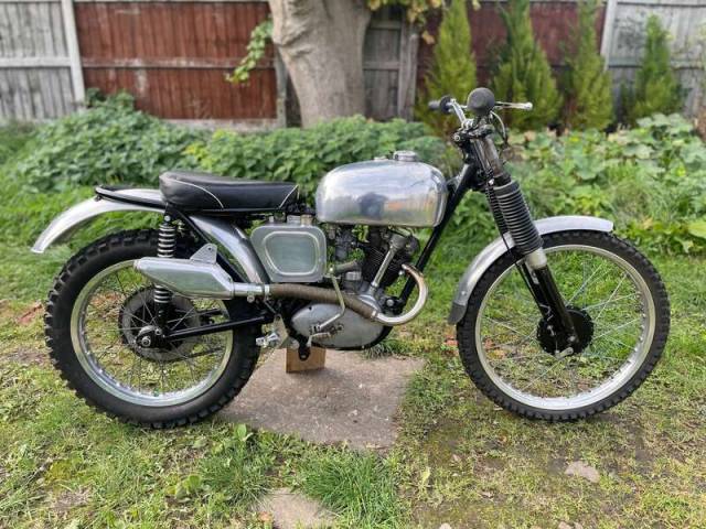 Imagen 1/33 de Triumph DUMMY (1964)