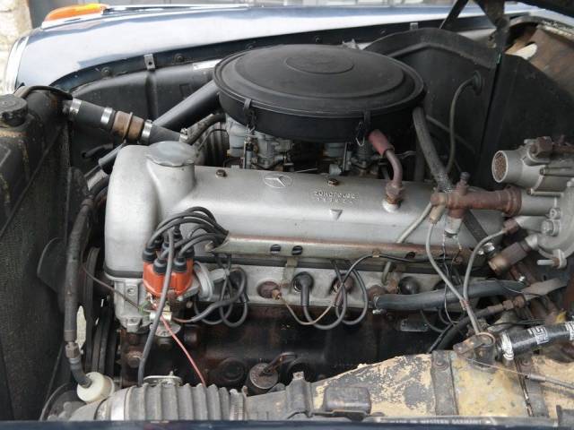 Mercedes-Benz 220 S