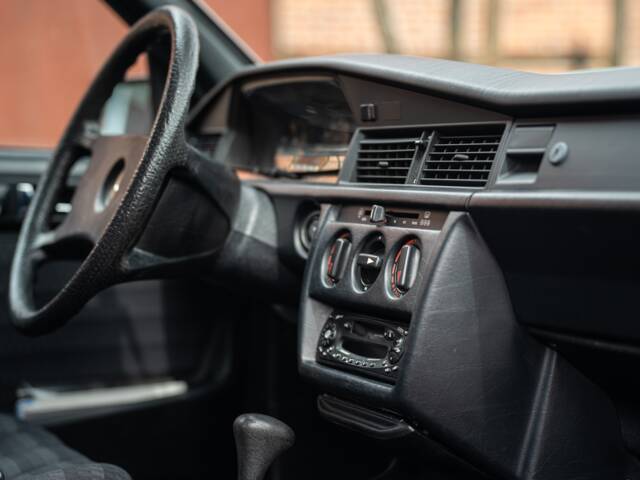 Mercedes-Benz 190 E