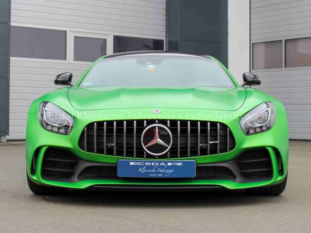 Mercedes-AMG GT-R