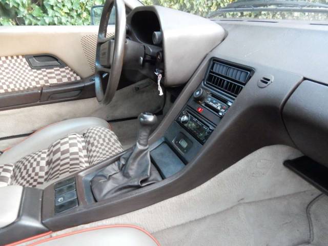 Porsche 928 S