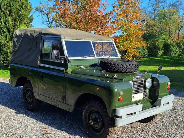 Image 1/33 of Land Rover 88 (1965)