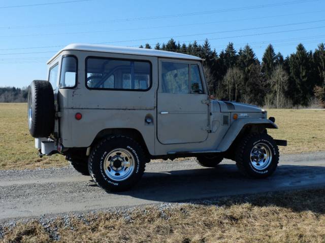 Toyota Land Cruiser FJ 40