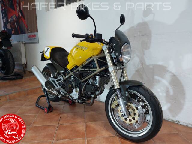 Ducati Monster 900
