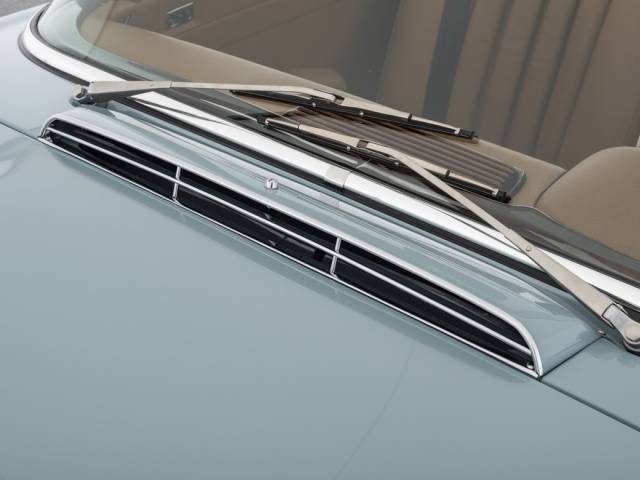 Mercedes-Benz 280 SL