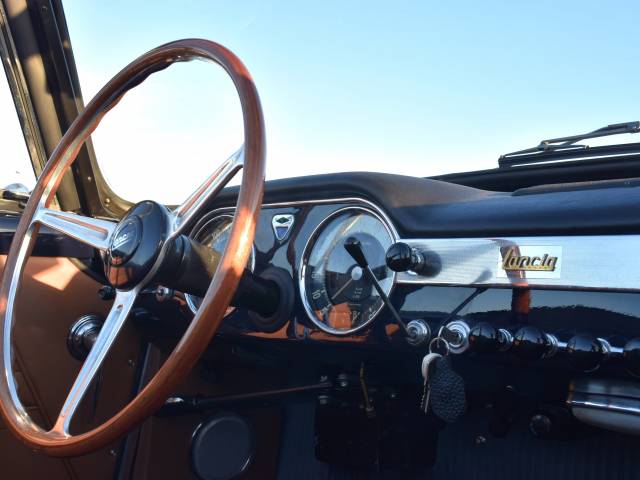 Lancia Flaminia GT 3C 2.5 Convertible - Lancia Flaminia Convertible 2.5L 3 C completely restored