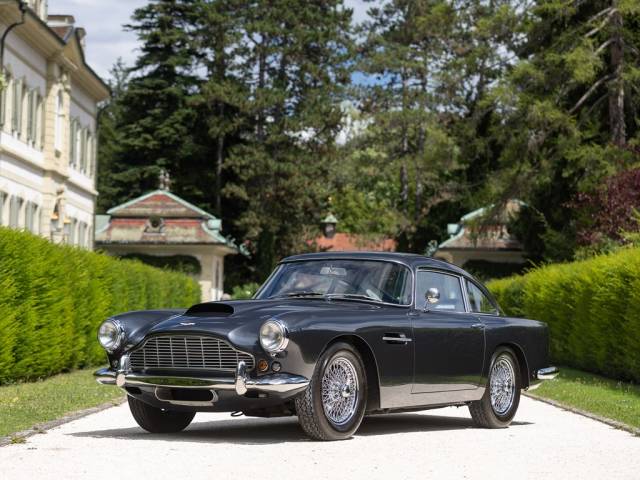 Image 1/50 of Aston Martin DB 4 (1961)