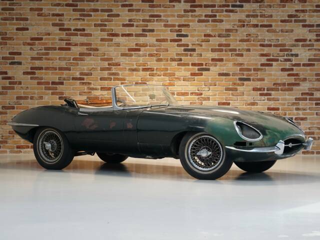 Image 1/28 of Jaguar E-Type 3.8 (1962)