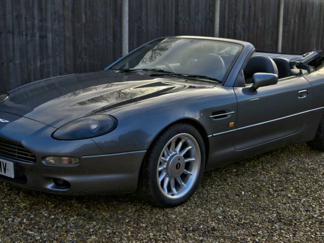 Immagine 1/50 di Aston Martin DB 7 Volante (1997)