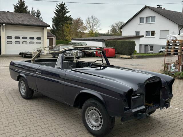 Mercedes-Benz 280 SE