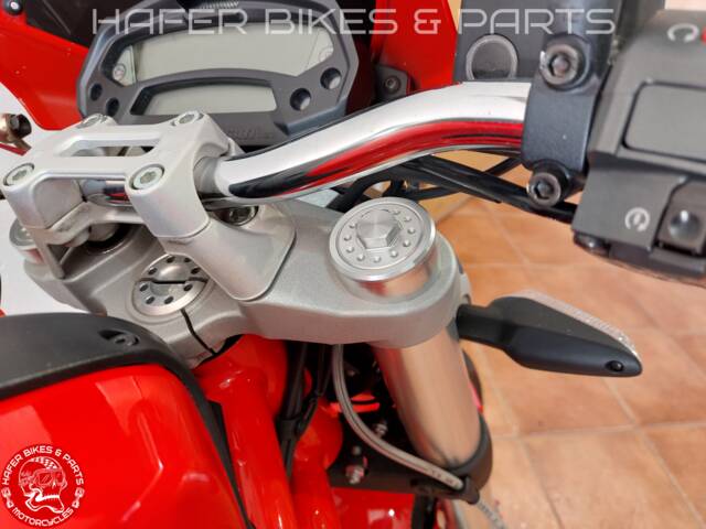 Ducati Monster 696 Plus