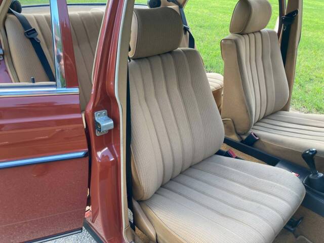 Mercedes-Benz 240 D