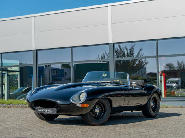 Image 1/32 de Jaguar Type E 3.8 (1961)