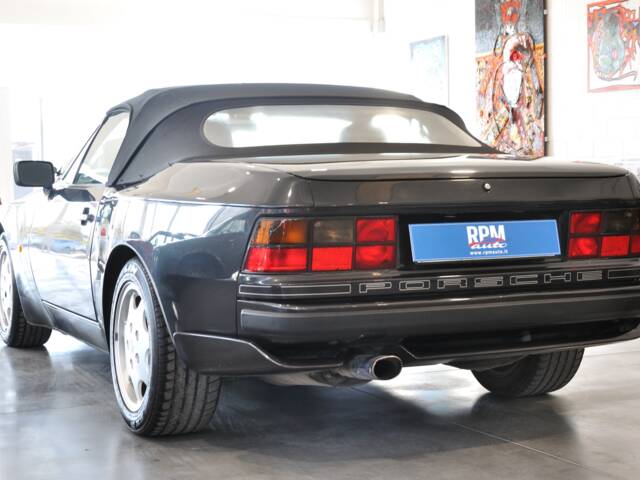 Porsche 944 S2