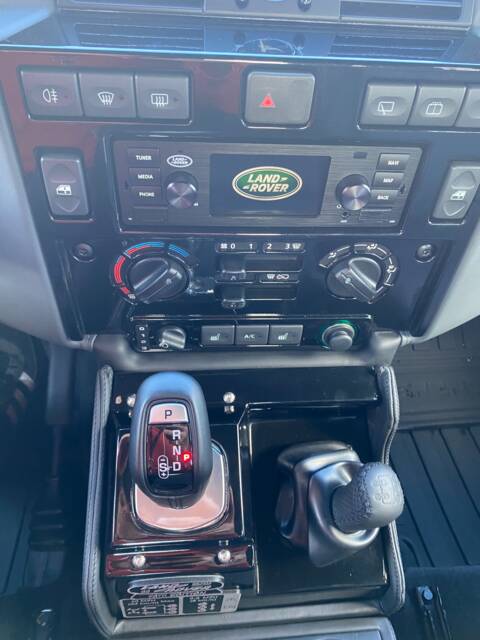 Land Rover Defender 90 Works V8 "70th Edition"