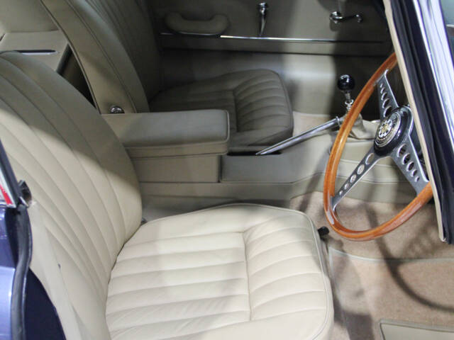 Jaguar E-Type 4.2