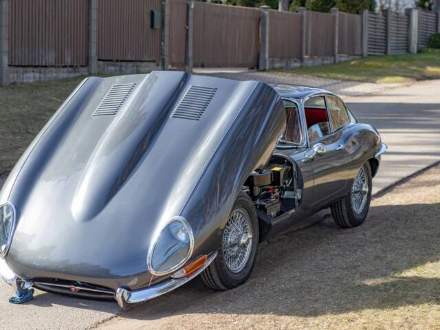 Jaguar E-Type 4.2