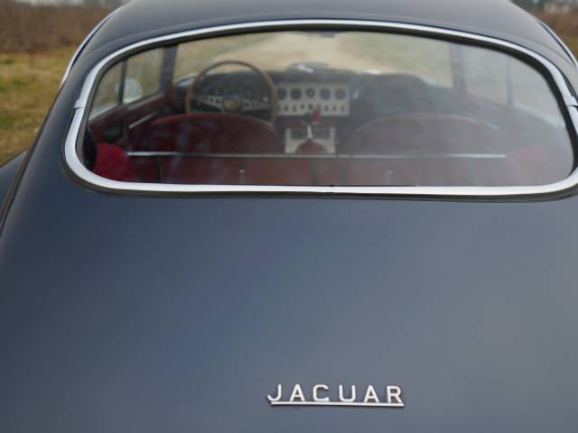 Jaguar E-Type 3.8