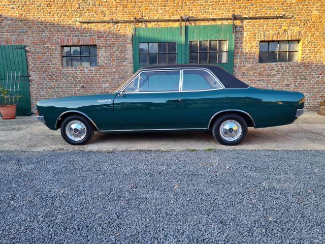 Image 1/33 de Opel Rekord 2200 (1967)