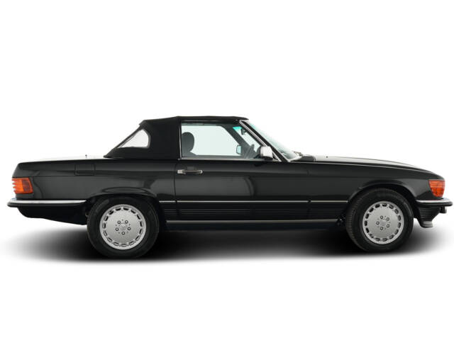 Mercedes-Benz 560 SL