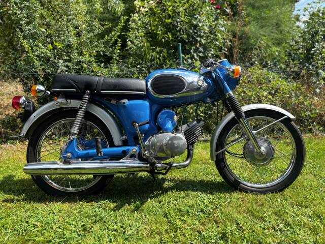 Suzuki A 100