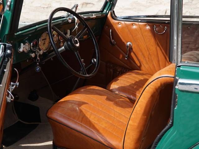 BMW 329
